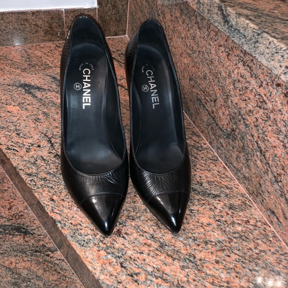CHANEL PATENT LEATHER PUMPS IN SIZE 40C - Picture 4 of 7